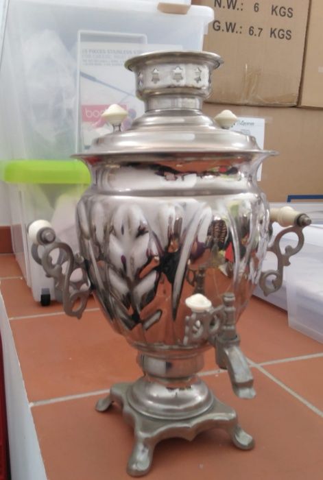 Samovar com logotipo dos jogos olimpicos 1980