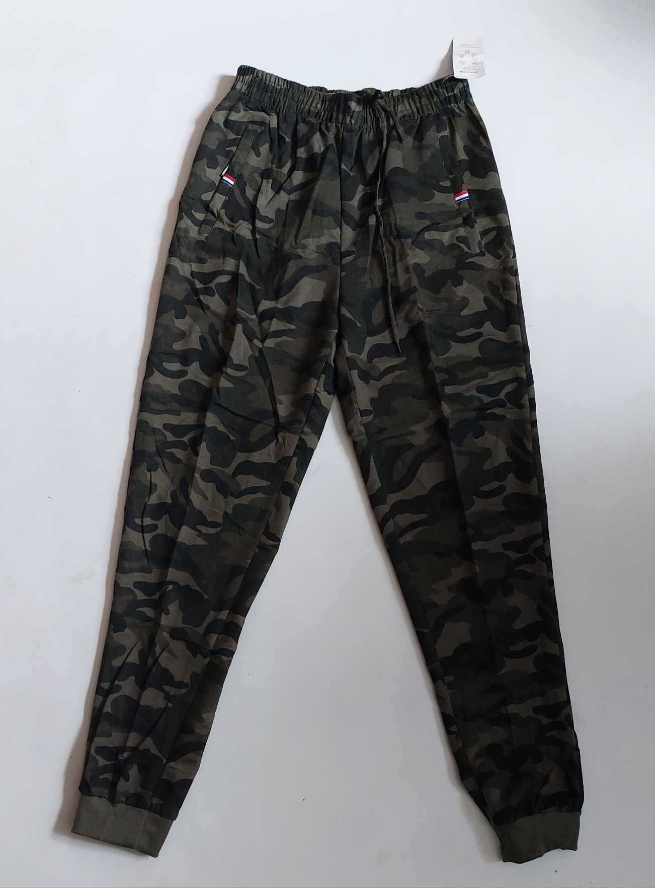 Spodnie męskie dresowe wzór moro Dunauone Y-41719 r. 2XL pas80cm-108cm