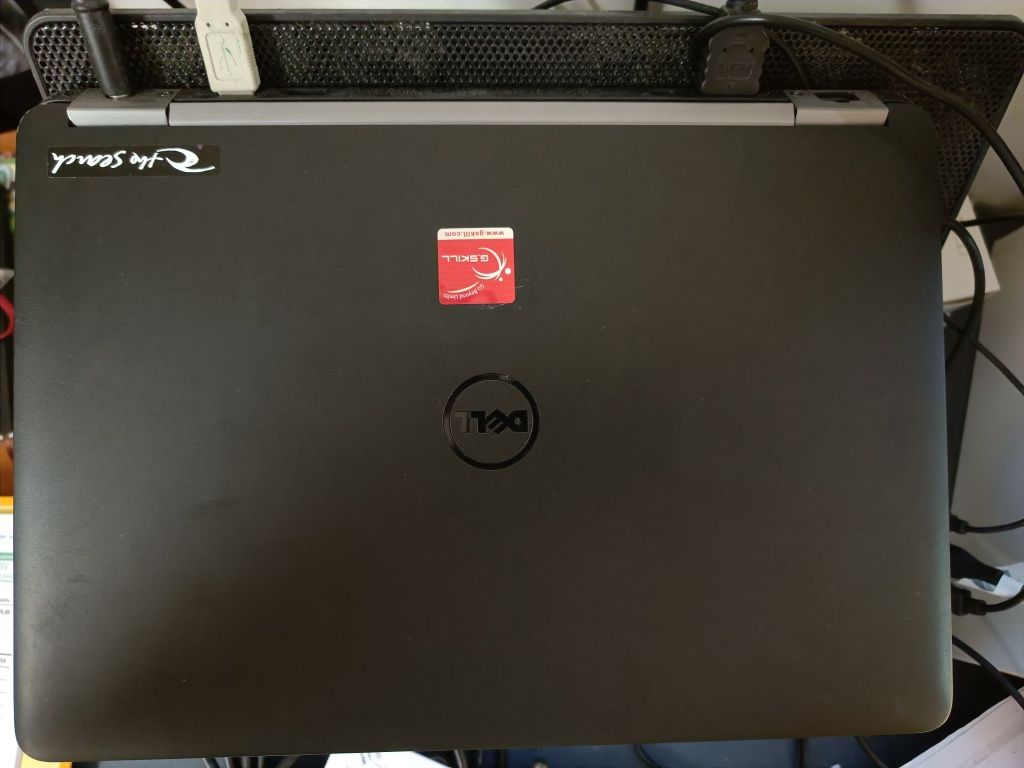 Portátil DELL Latitude E7270