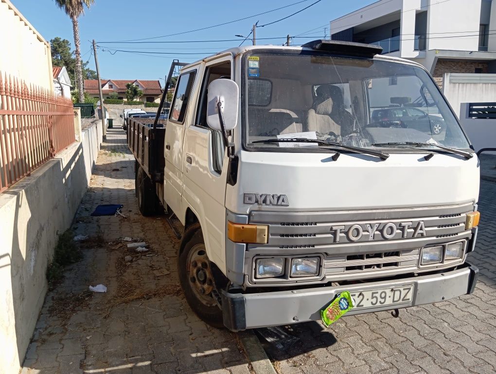 Carrinha Toyota cabine dupla 250