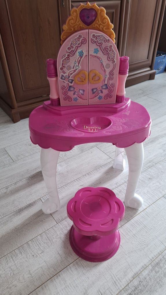 Toaletka z taboretem różowa
