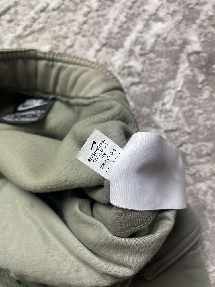 Жіночі спортивні штани Nike Tech Fleece Cargo найк теч