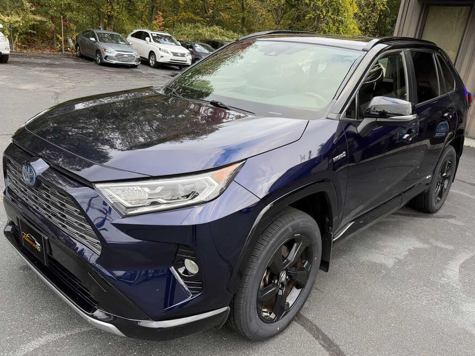 Toyota RAV4 Hybrid      2019