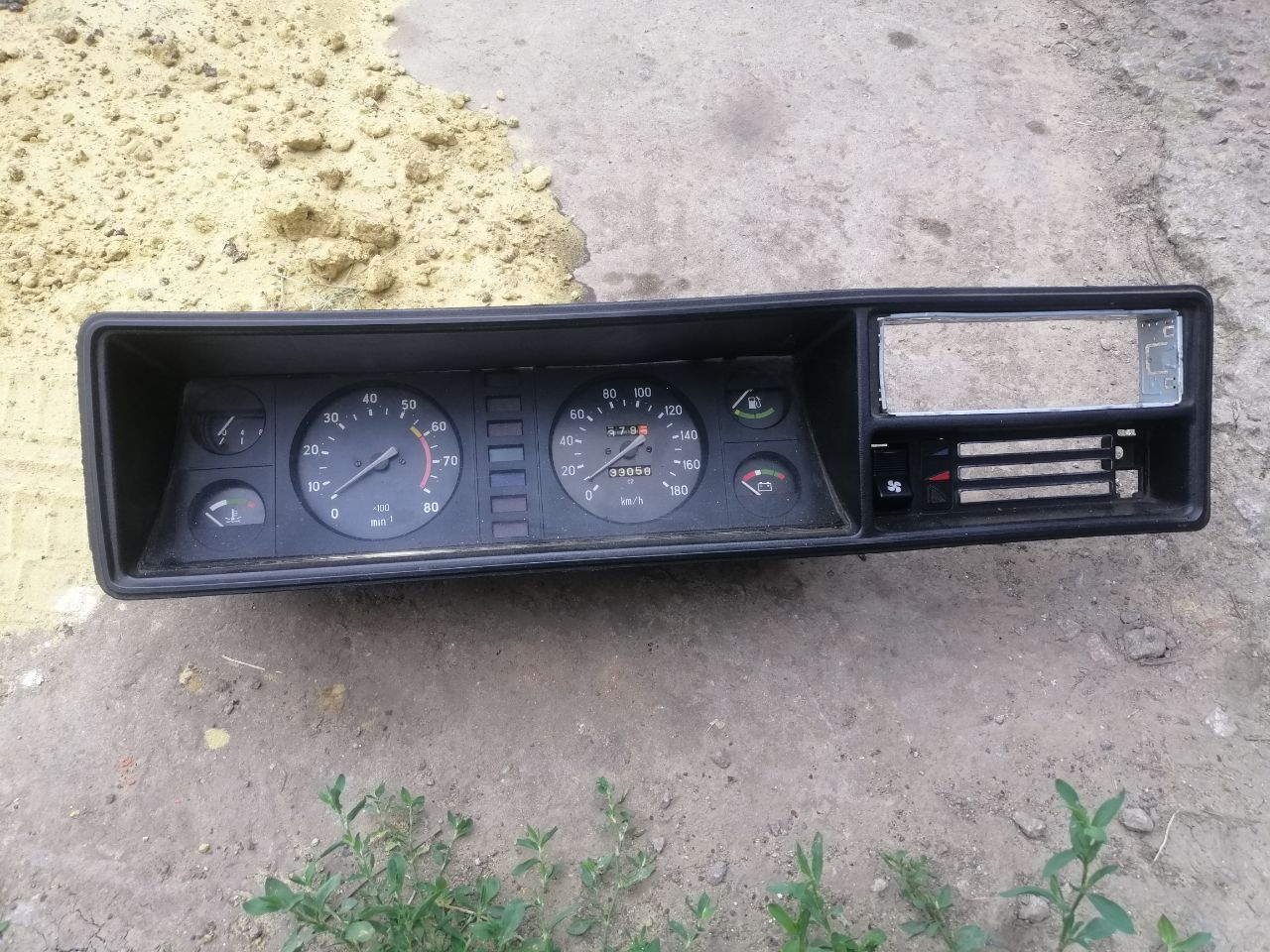 Продам приборку ваз 2107 2106