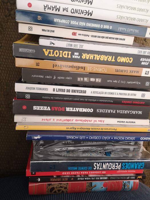 Vários livros de 3 a 25 euros