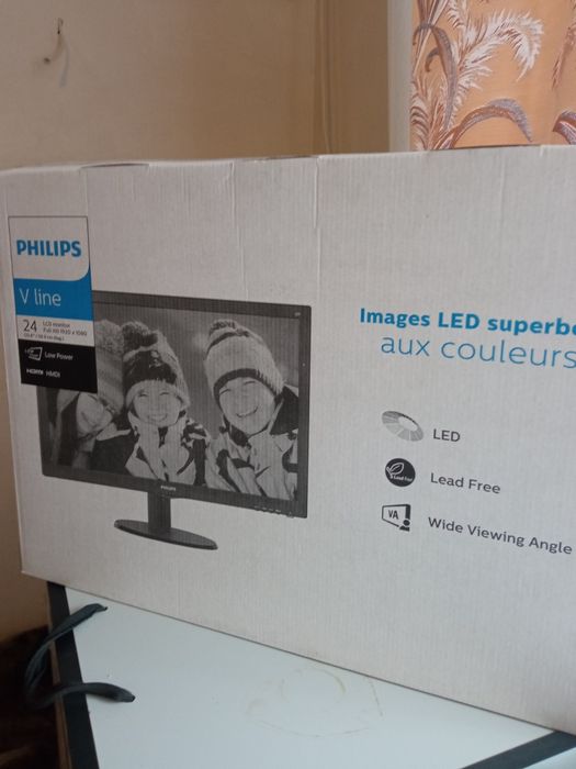 Монитор Philips 243V5Q