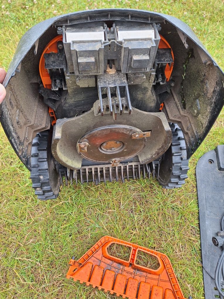 Robot koszący NAC RLM800-DY