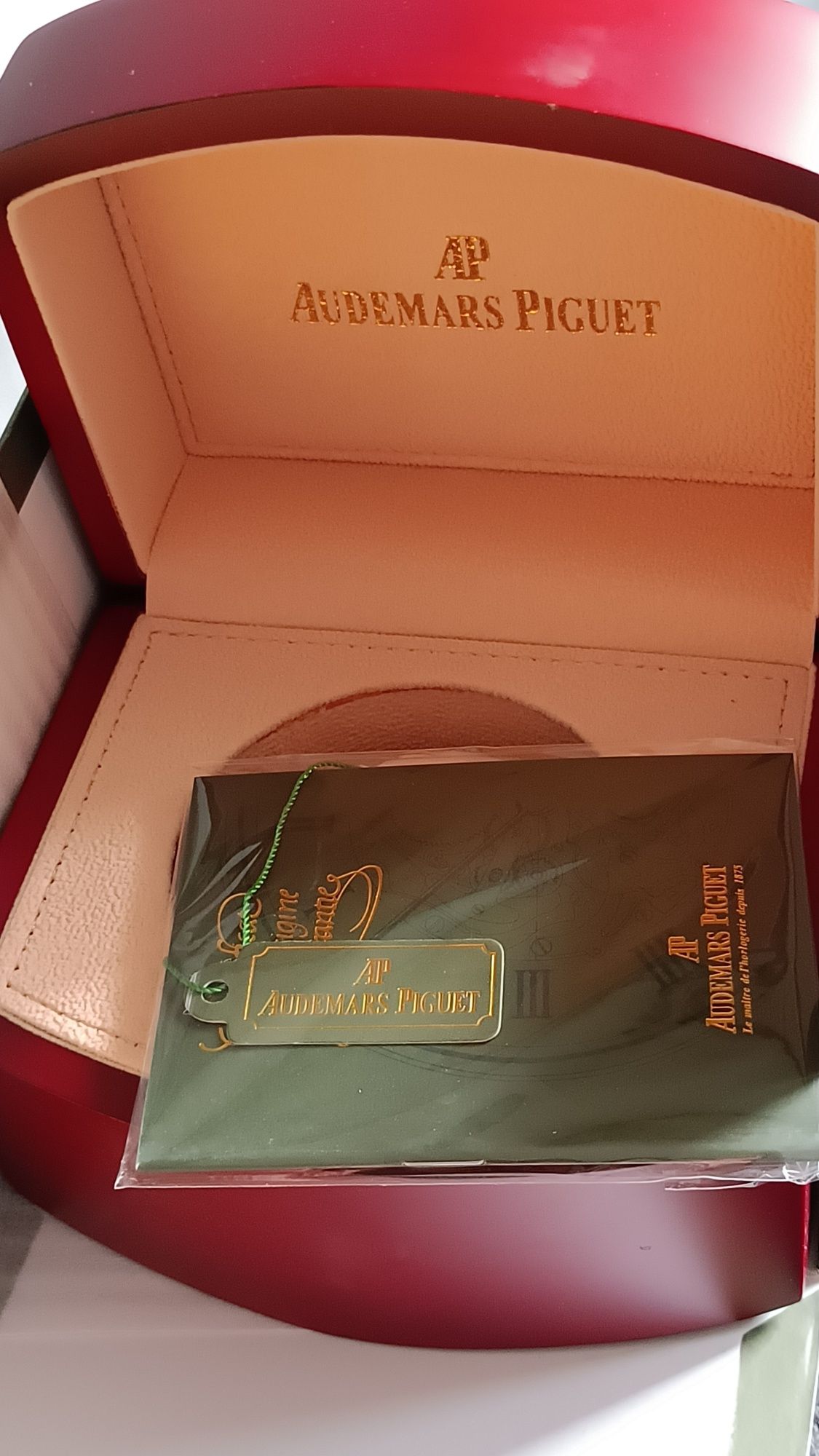 AP eleganckie pudełko na zegarek plus dodatki książeczki torebka
