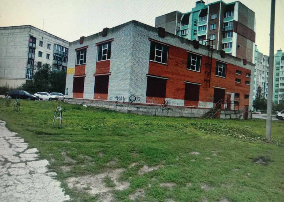 Продам окрему 2х поверхову будівлю в р-ні Льотна