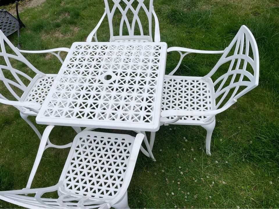 Aluminiowy komplet mebli ogrodowych. Idealny stan , całoroczny komplet