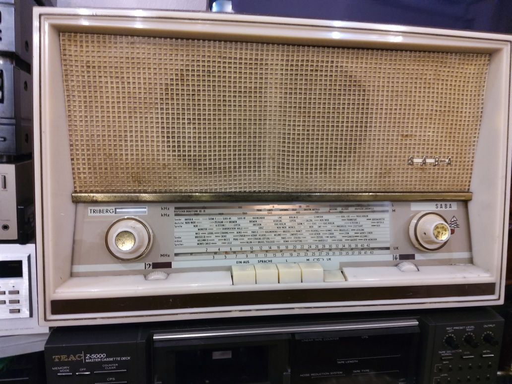 Винтажное радио.