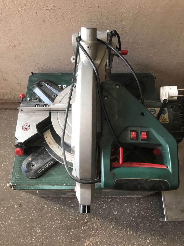 Торцовачная пила Metabo KS305M