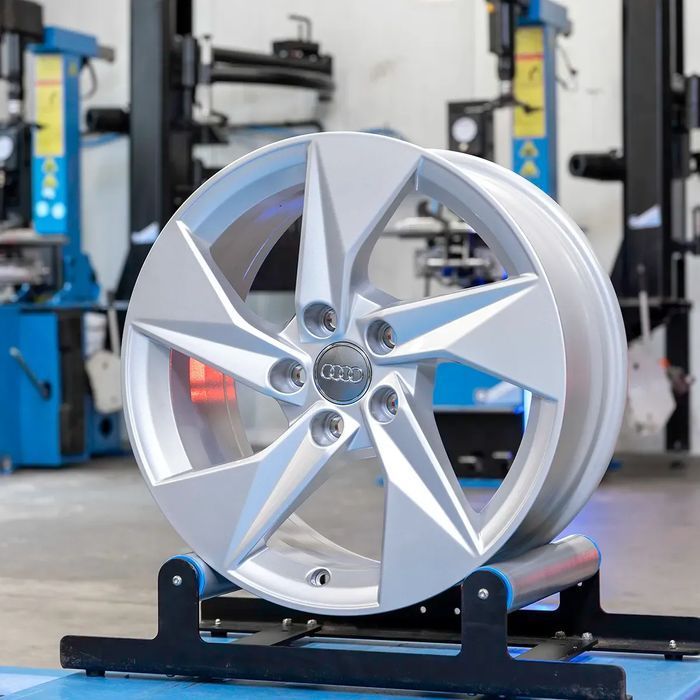NOWE ORYGINALNE Felgi Audi 17" A3 A4 A6 Q2 Q3 TT