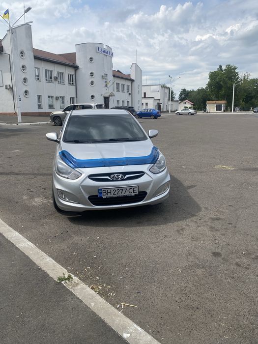 hyundai accent 2012