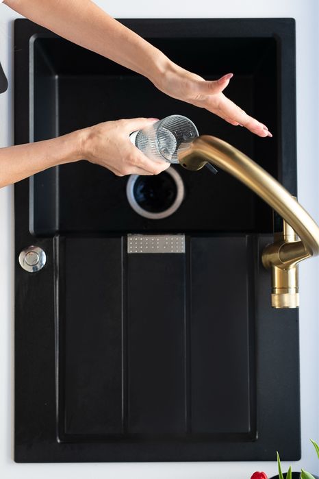 Bezdotykowa bateria z FILTREM WODY