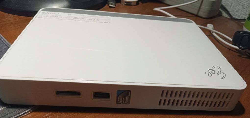 моноблок EeeBox PC EB1007 Intel Atom D410,DDR2 2GB,SSD 120 GB Kingston