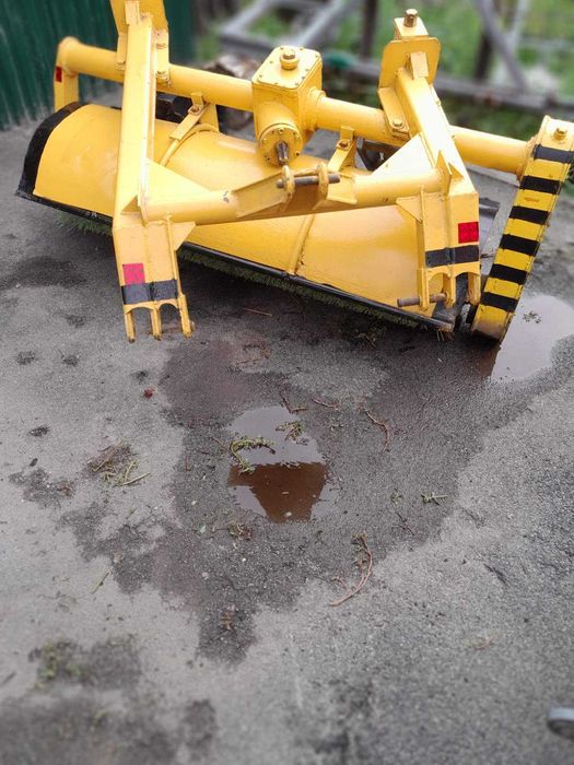 Щітка комунальна дорожня. Виробник Польща б/у.