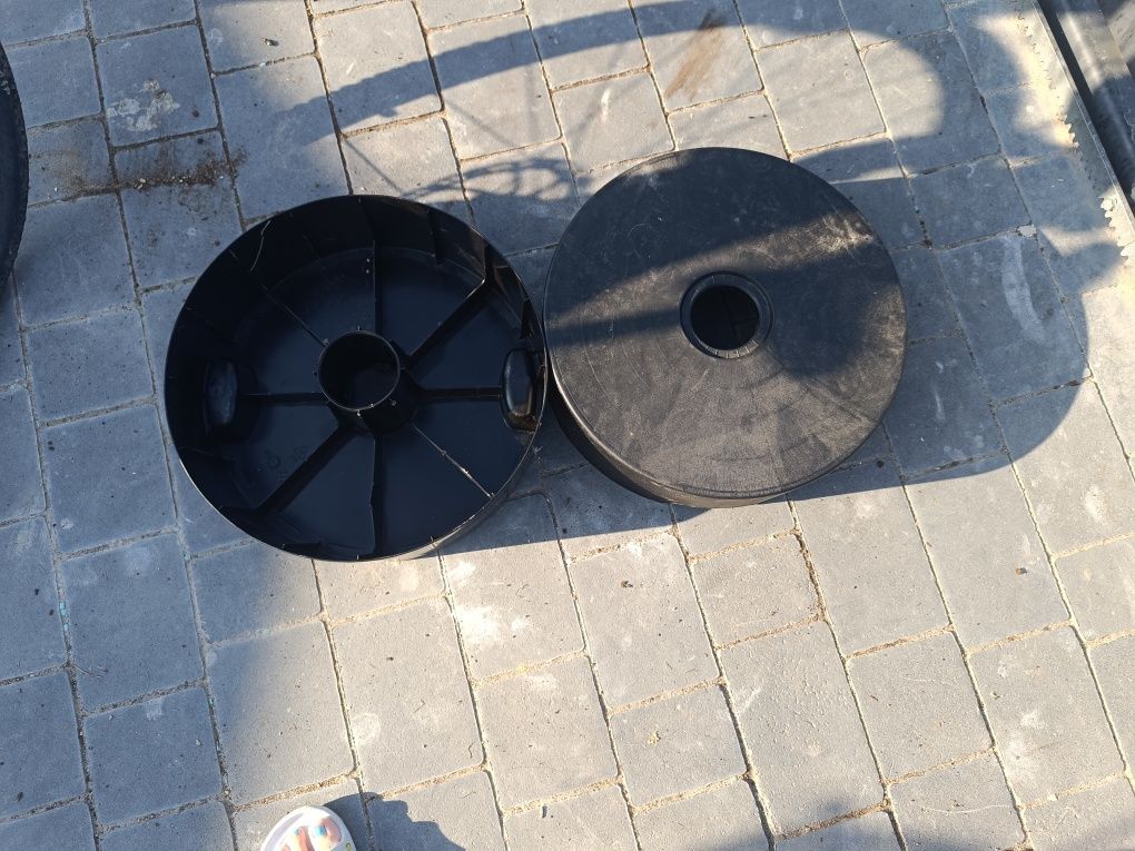3 Podstawy pod parasol lub pawilon ogrodowy