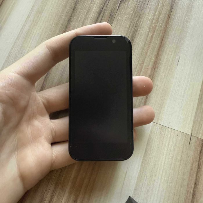 Mini smartfon 16GB + 2GB RAM