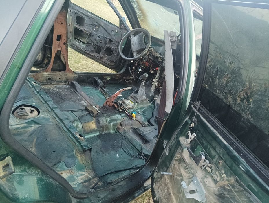 Автомобіль Вольво в40