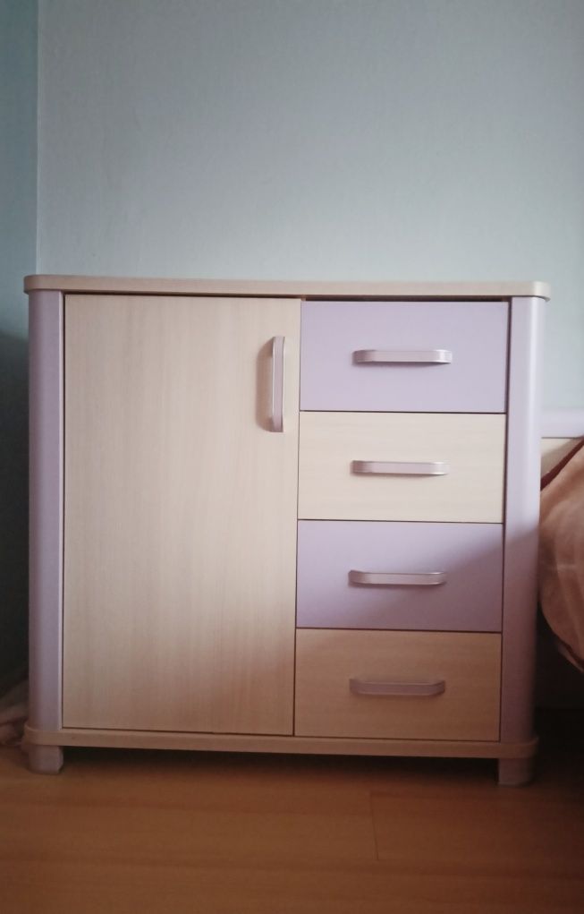 Komplet mebli . Komoda i dwie szafy