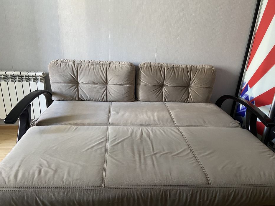 діван в чудовому стані