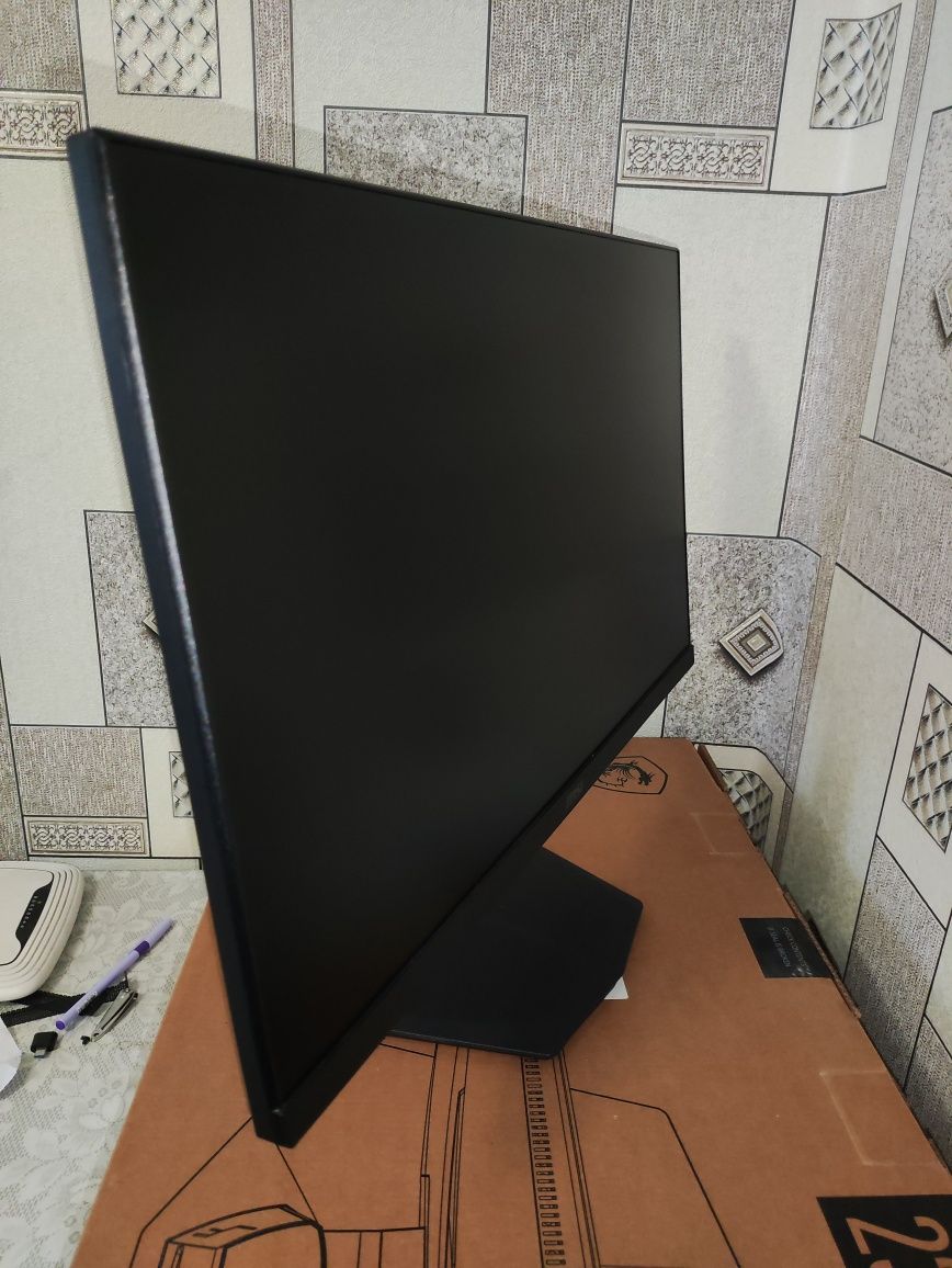 MSI 23.8" G244F E2