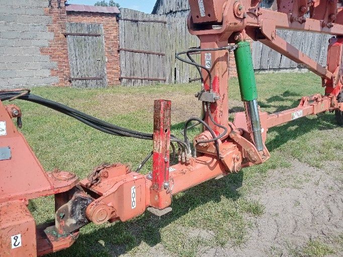 Pług Unia Grudziądz Vis 5+1 pół zawieszany