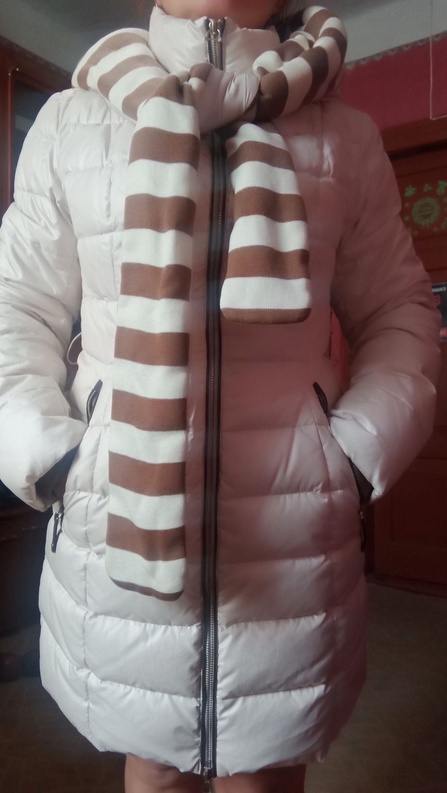 Зимова  куртка на підлітка або жінку