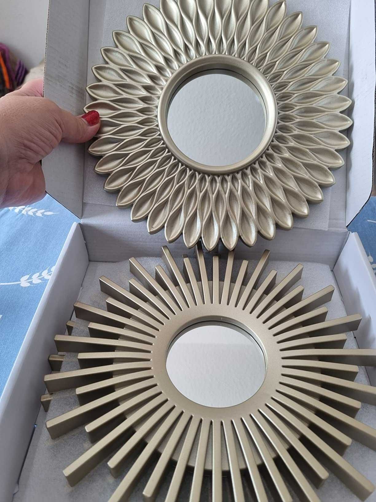 Dekoracja zestaw 3 luster w złotych ramkach do domu na ścianę