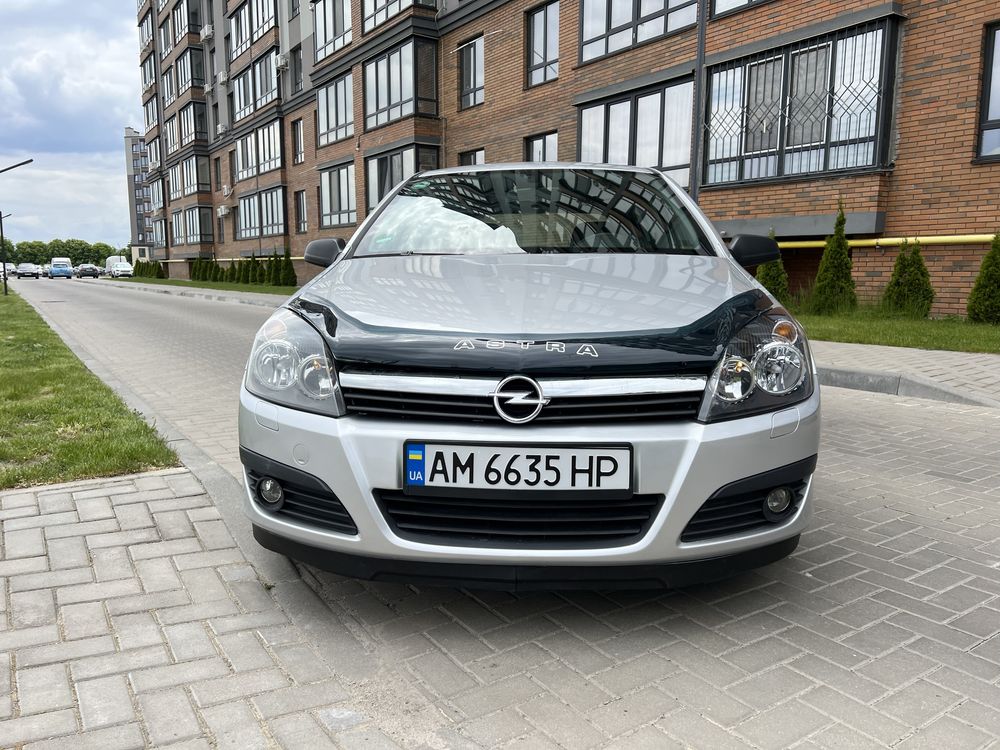 Продам Opel Astra H