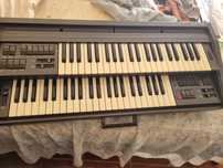 Um órgão vintage bomtempi