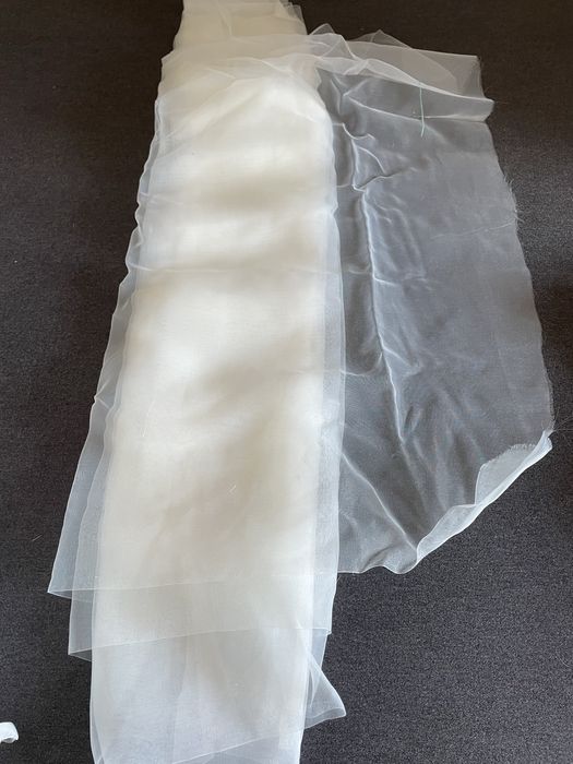 Отрезы тканей, остатки