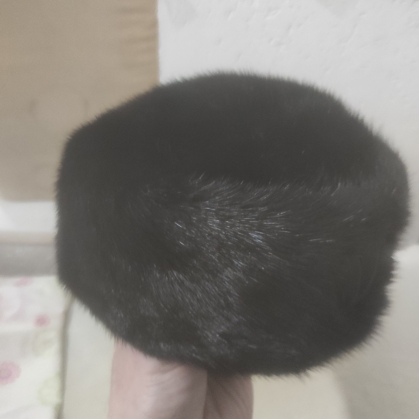 Продам женскую норковую шапку  KRONE.