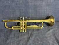 Trompete Yamaha YTR2335 com caixa