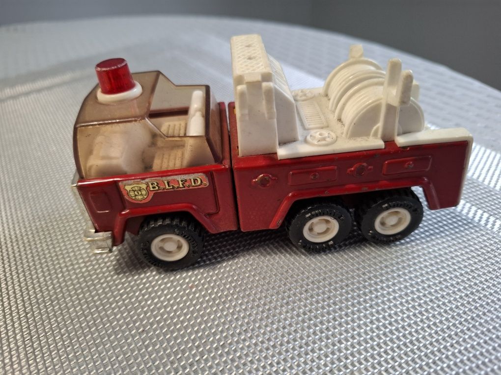 Model samochodu skala 1:43