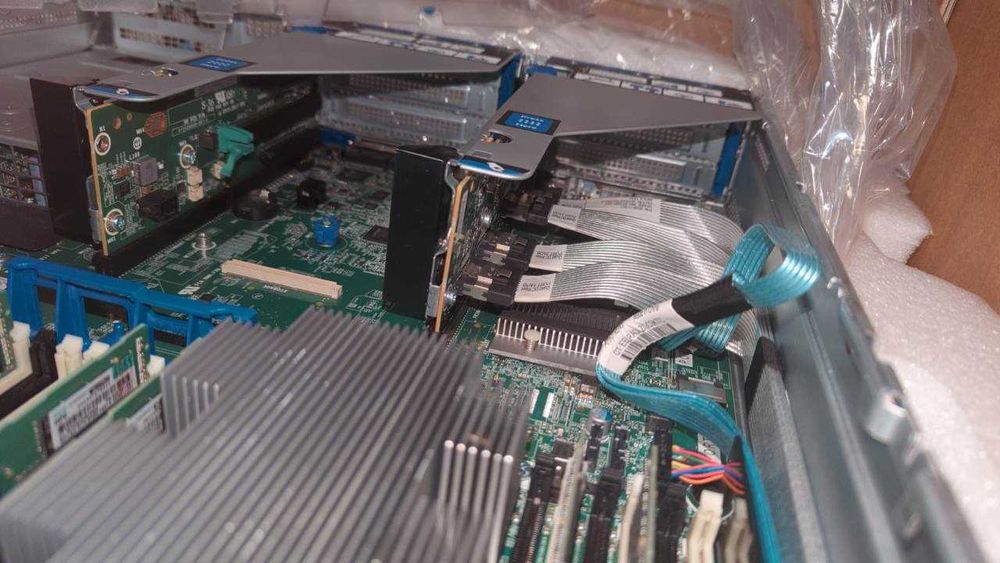 Сервер HP DL380 G10 16SFF 2xXeon Gold 6138 256GB