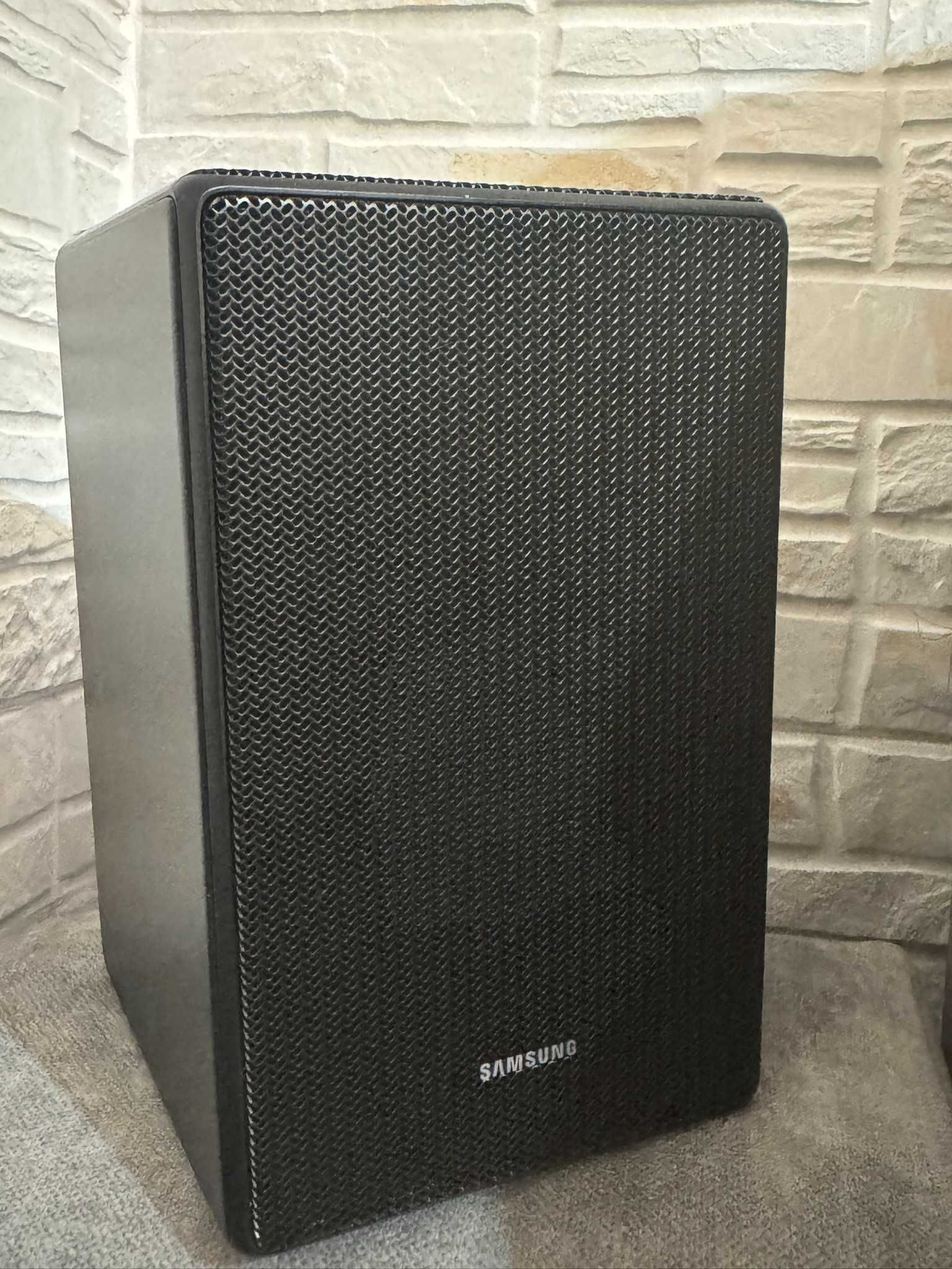 Soundbar Samsung HW-Q800A com subwoofer e colunas traseiras SWA-9500S