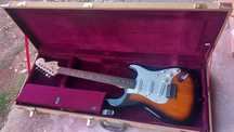 Guitarra eléctrica FENDER Strat. Squier