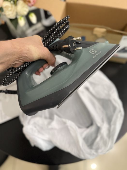 Нова праска Electrolux E5S12-60G