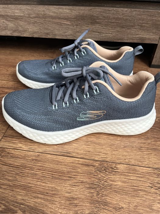 Кросівки жіночі Skechers Lite Foam 39р. 26.5см.