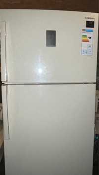 Двухкамерный холодильник Samsung RT53K6340EF/UA