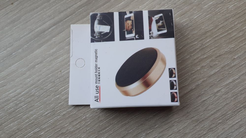 Suporte magnético para telemóvel no carro