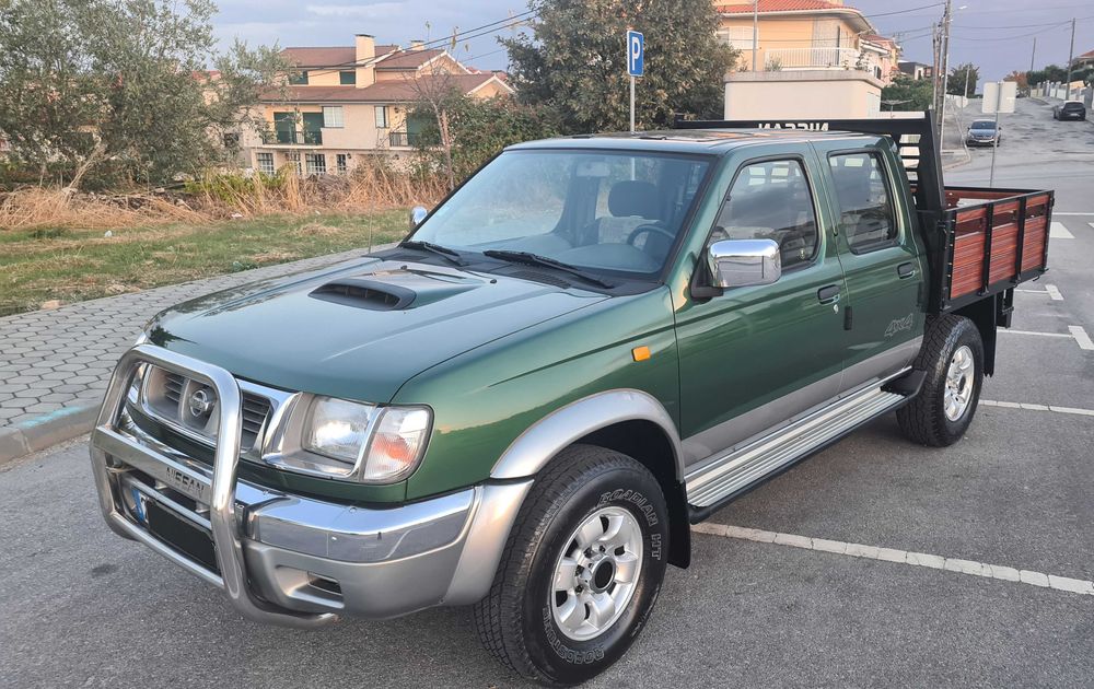 nissan navara d22 4x4