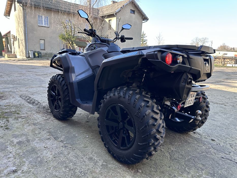 Quad  CAN-AM   Outlander 1000.  Zarejestrowany.   Jak nowy.  Perfekt.