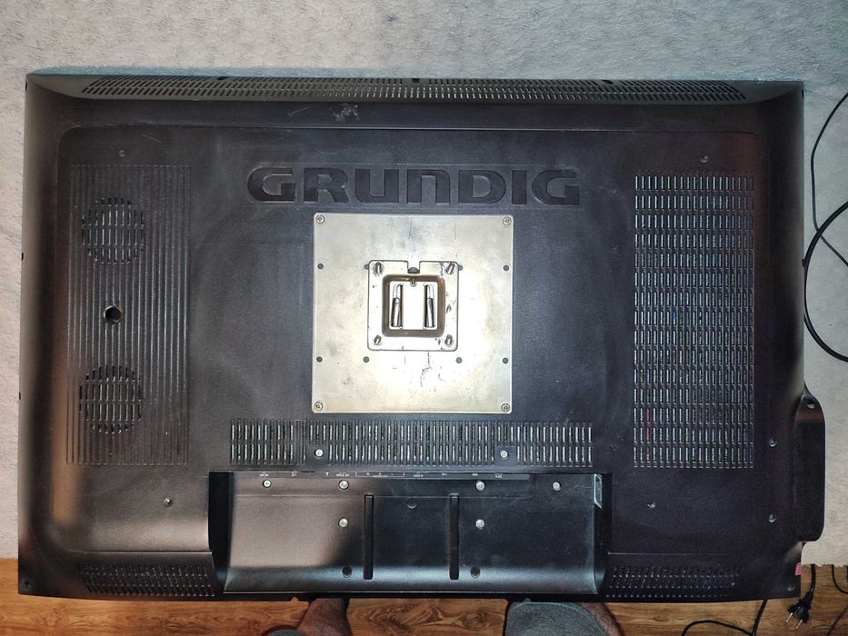 Najsolidniejszy TV Grundig 37-7750 FHD z Subfooferem (2+1 Surround)!