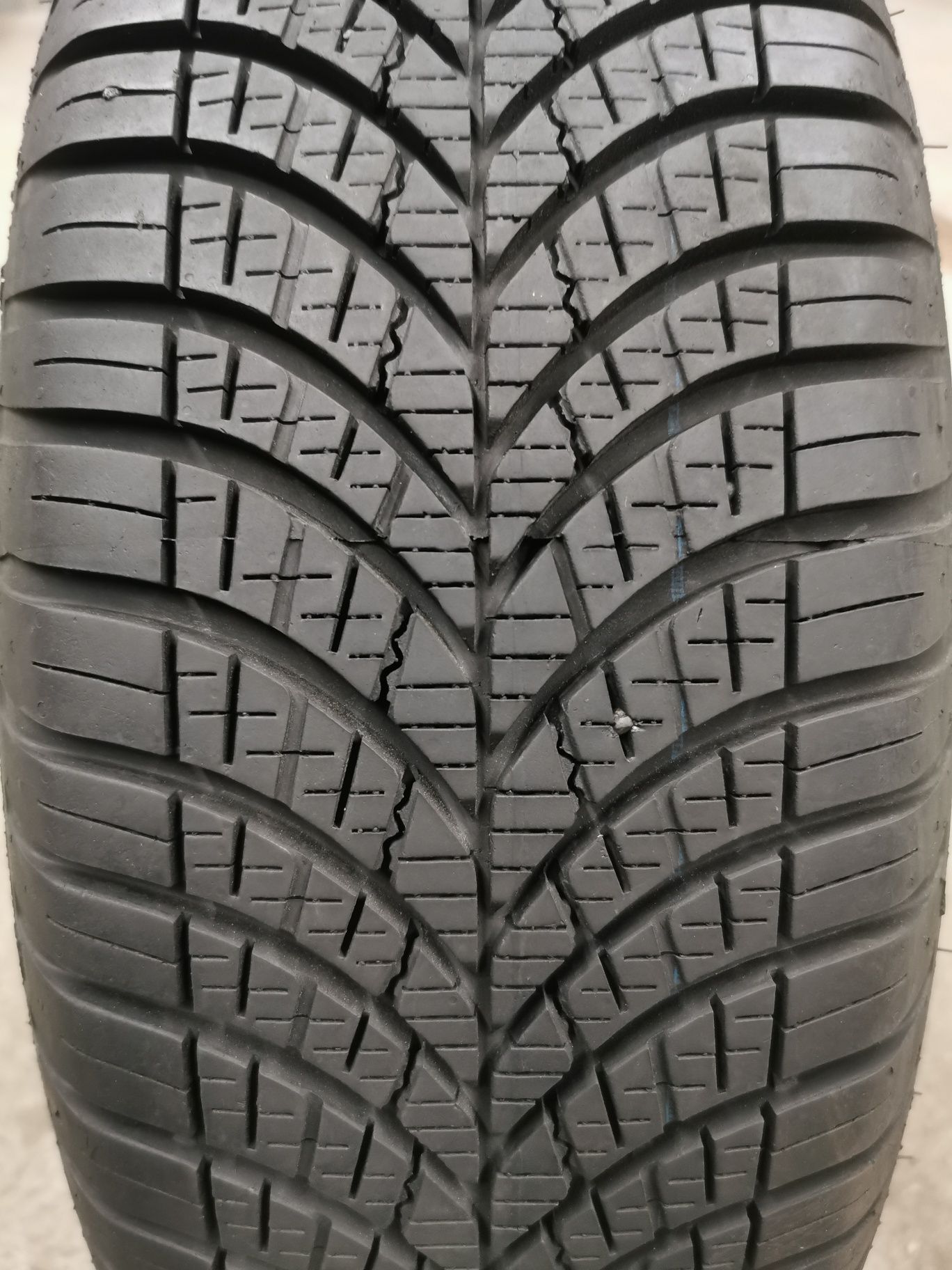 Opona 185/65R15 Goodyear Vector 4Seasons Gen 3 #9