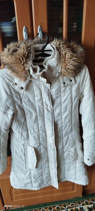 Ocieplana kurtka ecru z kapturem na 158/164 cm