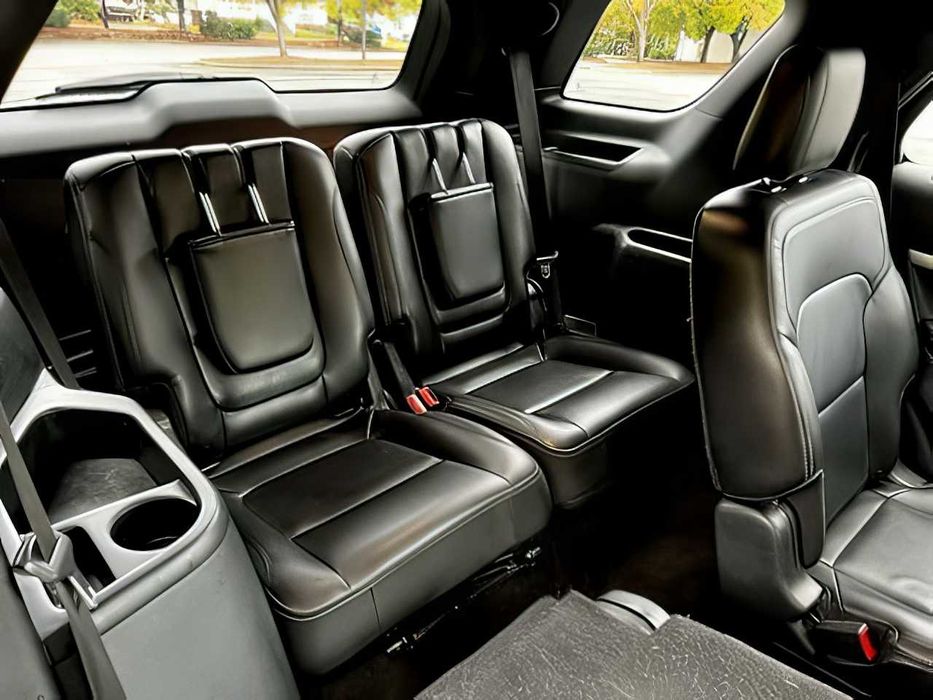 Ford Explorer      2018