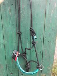 Czarno-turkusowy halter full